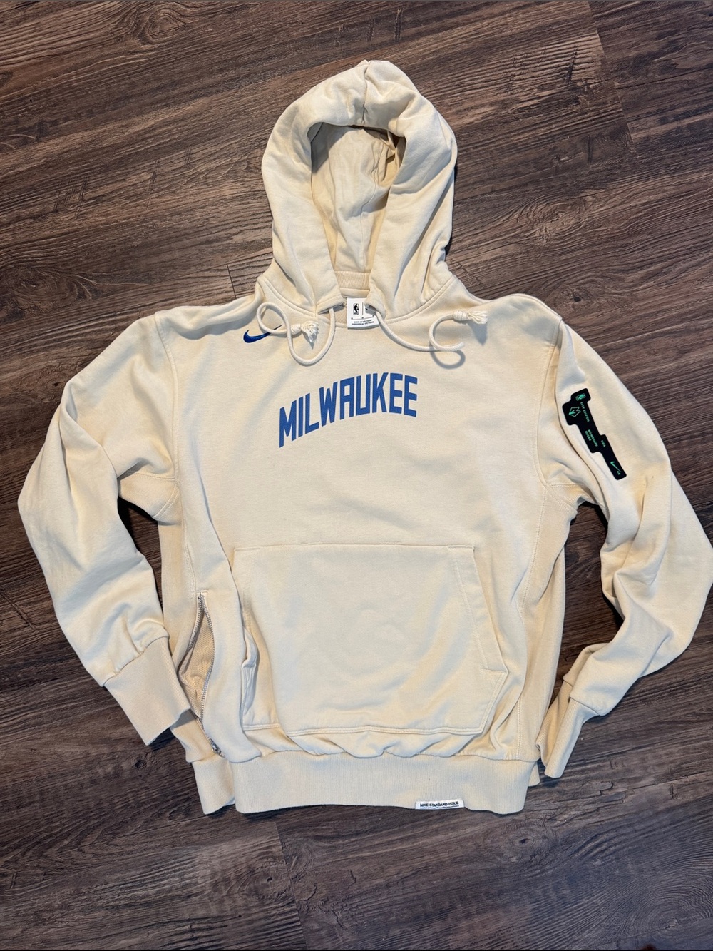 NBA Milwaukee Bucks Cream Pullover Hoodie